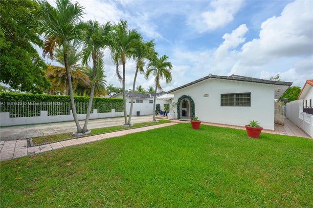 1 of 48 - 11870 Sw 5th St, Miami, FL