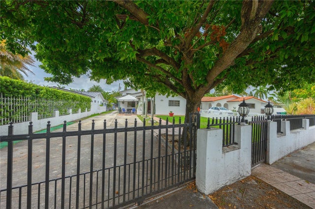3 of 48 - 11870 Sw 5th St, Miami, FL