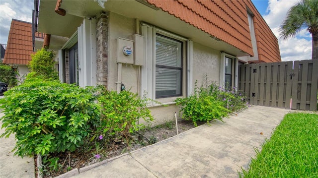 2 of 44 - 11101 Sw 15th Mnr, Davie, FL