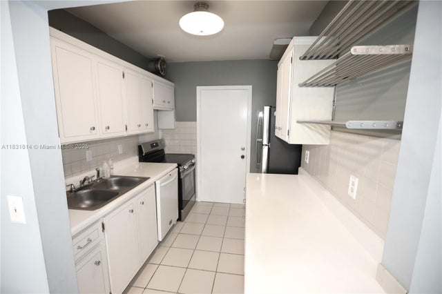 5 of 42 - 2171 Ne 66th St 806, Fort Lauderdale, FL