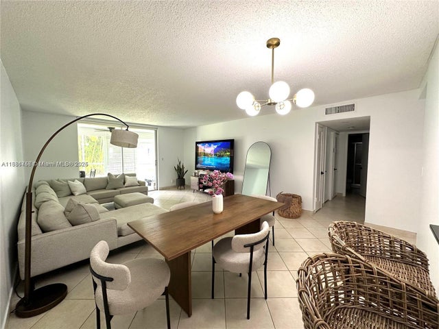 5 of 23 - 620 Ne 12th Ave 102, Hallandale Beach, FL