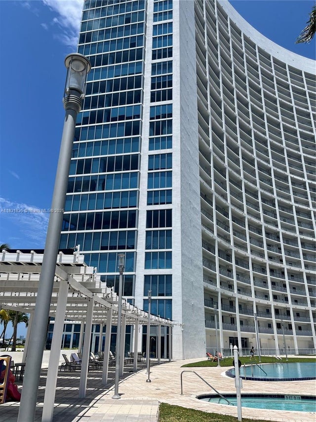 2 of 24 - 601 Ne 36th St 1908, Miami, FL