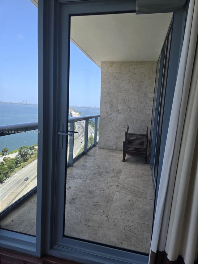 5 of 24 - 601 Ne 36th St 1908, Miami, FL