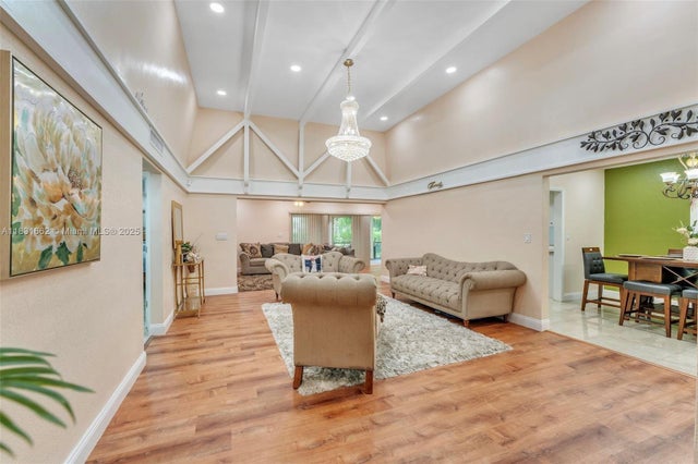 1 of 20 - 5706 S Travelers Palm Ln, Tamarac, FL