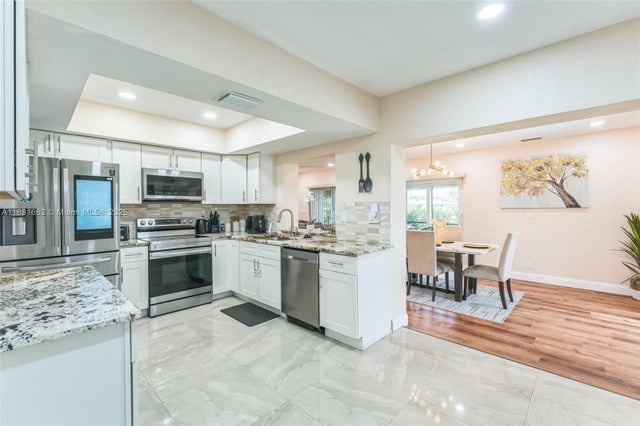 3 of 20 - 5706 S Travelers Palm Ln, Tamarac, FL