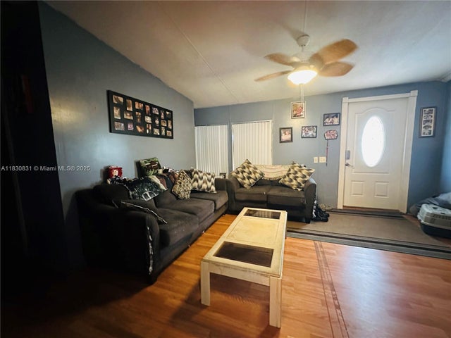 5 of 15 - 19800 Sw 180th #583, Miami, FL