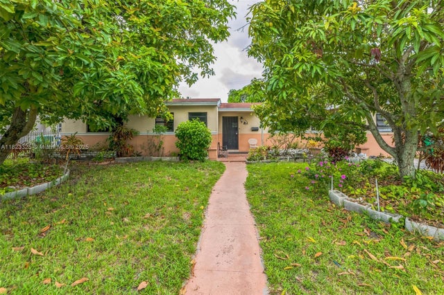 1 of 21 - 770 Nw 184th Dr, Miami Gardens, FL