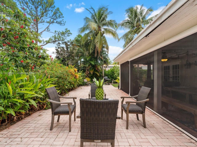 4 of 25 - 2560 Nw 27th St, Boca Raton, FL