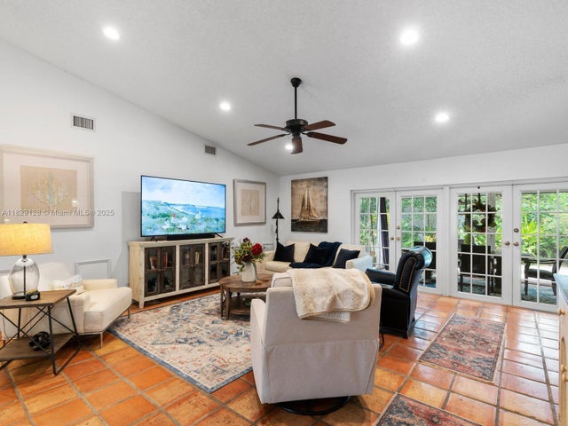 5 of 25 - 2560 Nw 27th St, Boca Raton, FL