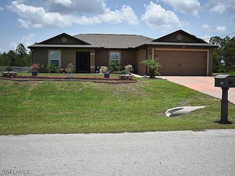 845 Lochman Dr, FORT MYERS