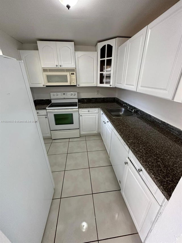 5 of 11 - 15600 Nw 7th Ave 609, Miami, FL