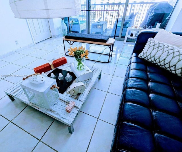 4 of 46 - 2655 Collins Ave 1505, Miami Beach, FL