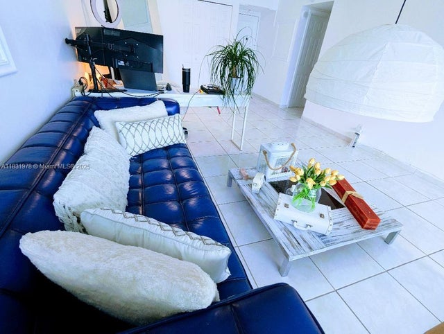 5 of 46 - 2655 Collins Ave 1505, Miami Beach, FL