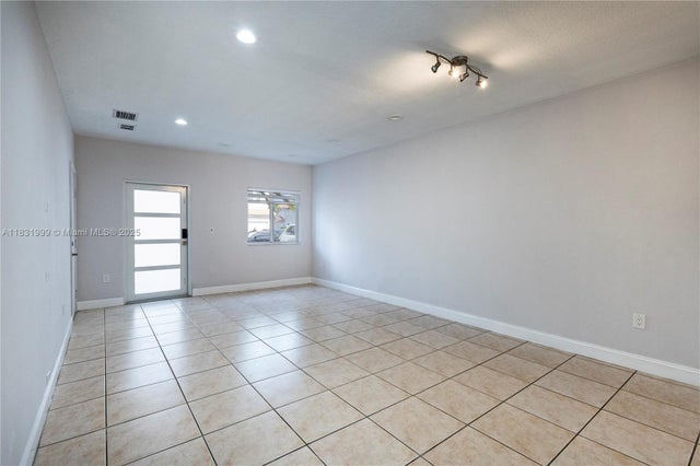 4 of 40 - 14235 Sw 133rd Ct, Miami, FL