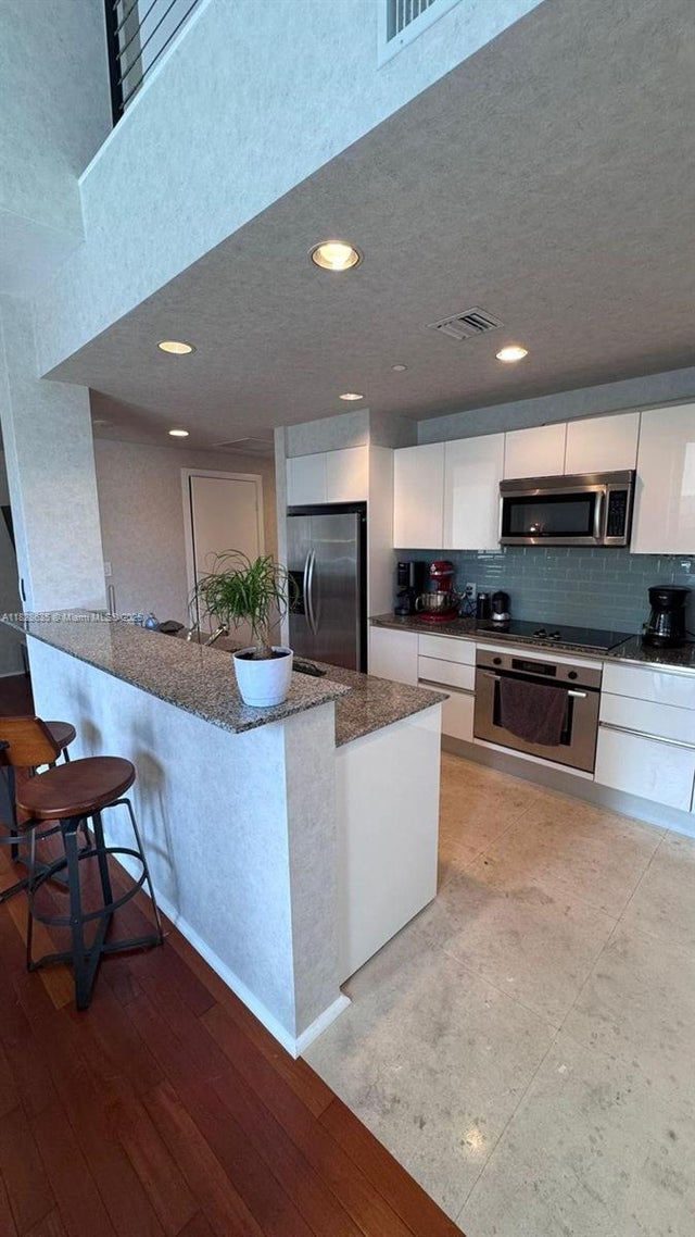2 of 19 - 1050 Brickell Ave 422, Miami, FL