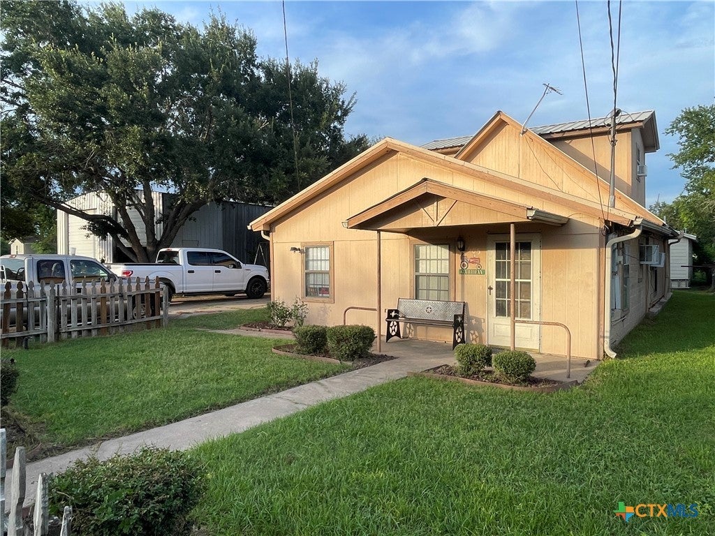 505 Pearl Street, Cuero