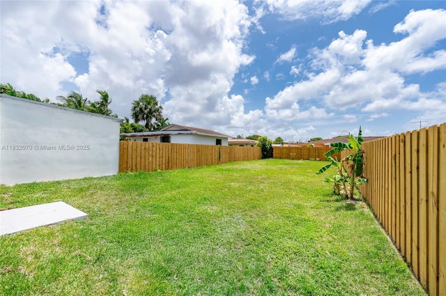 5 of 22 - 973 Sw 88th Ave, Miami, FL
