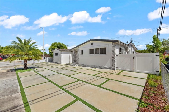 2 of 61 - 8631 Sw 16th Ter, Miami, FL