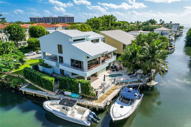 1 of 39 - 3520 Rockerman Rd, Miami, FL