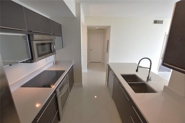 5 of 82 - 550 Okeechobee Blvd 1417, West Palm Beach, FL