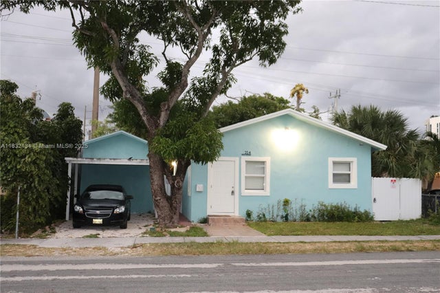 2 of 20 - 214 Sw 2nd Ter, Dania Beach, FL