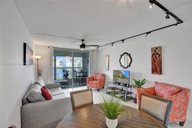 1 of 30 - 2850 W Sunrise Lakes Dr 106, Sunrise, FL