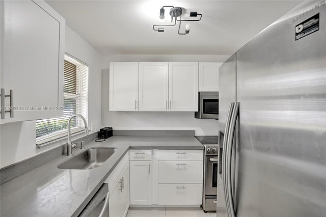 5 of 30 - 2850 W Sunrise Lakes Dr 106, Sunrise, FL