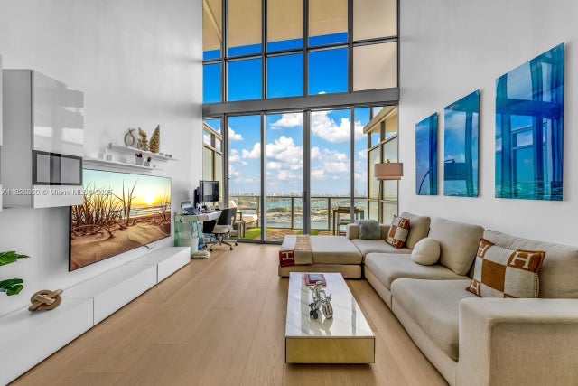 2 of 38 - 1100 Biscayne Blvd 4305, Miami, FL