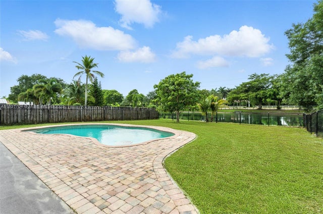 2 of 28 - 15074 Sw 13th Pl, Sunrise, FL