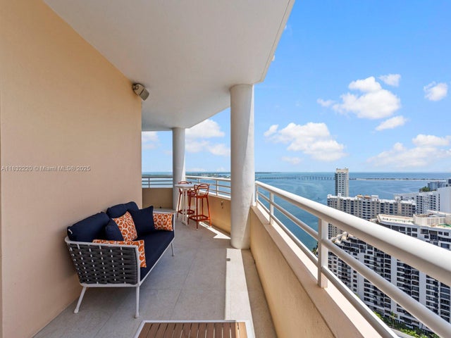5 of 45 - 808 Brickell Key Dr 3208, Miami, FL