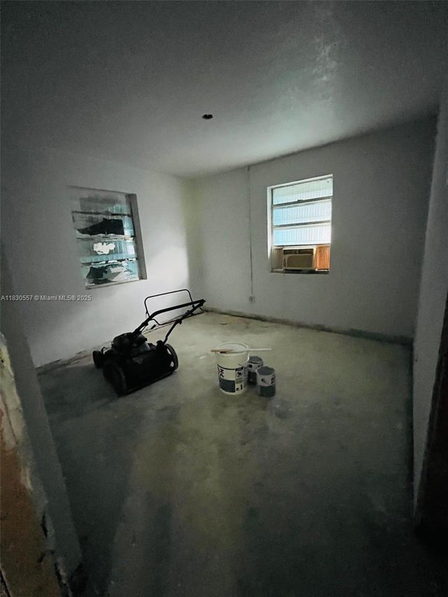 5 of 12 - 1344 W 10th St, Riviera Beach, FL