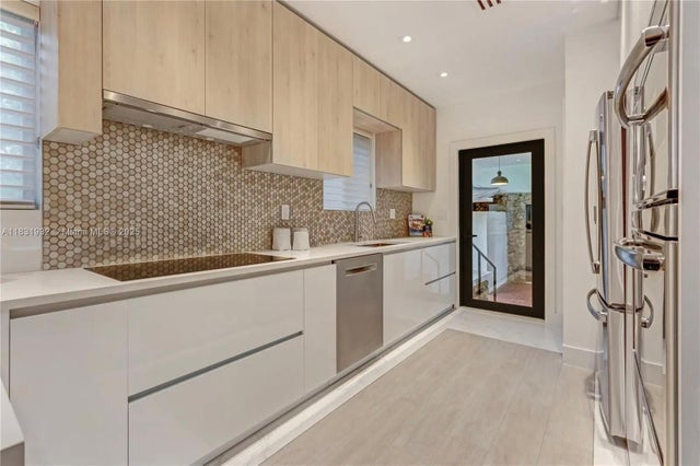 4 of 17 - 2298 Sw 16th Ave, Miami, FL