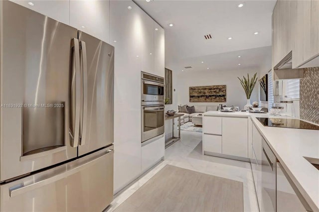 5 of 17 - 2298 Sw 16th Ave, Miami, FL