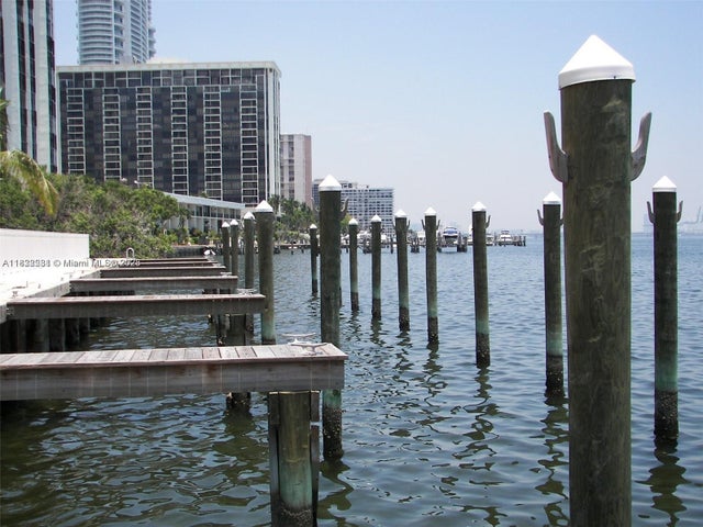 4 of 21 - 2101 Brickell Ave 903, Miami, FL