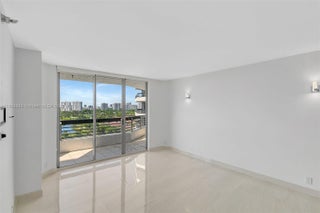 Photo of Listing #A11829889