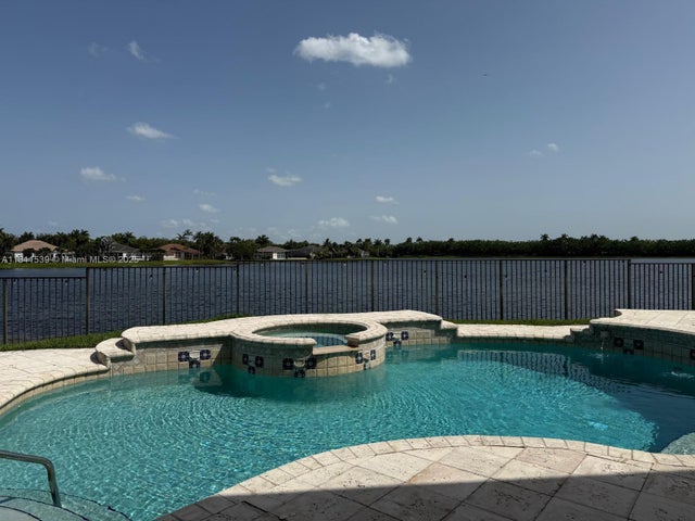 1 of 28 - 1418 Lantana Dr, Weston, FL