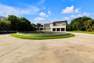 Photo of Listing #A11828888