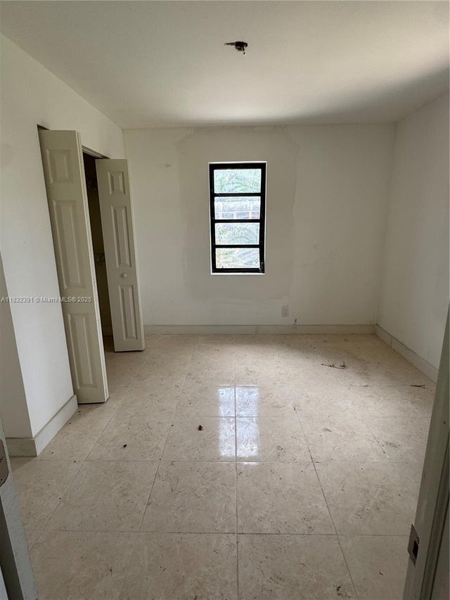 4 of 9 - 23100 Sw 123rd Ave, Miami, FL