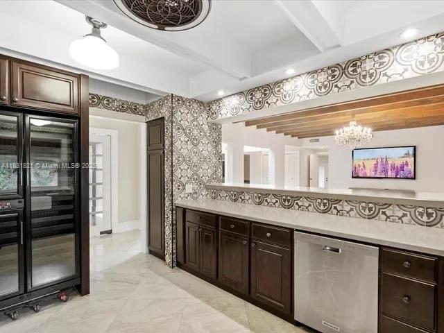 3 of 19 - 1006 S Greenway Dr, Coral Gables, FL