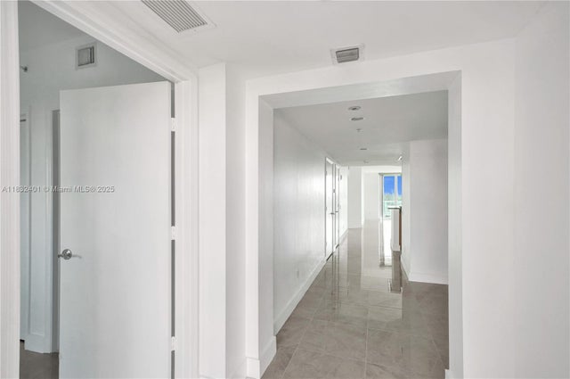 4 of 56 - 14951 Royal Oaks Ln 806, North Miami, FL