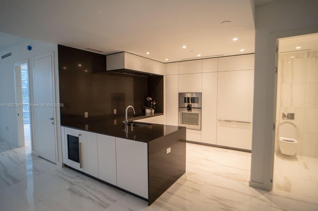 1 of 57 - 300 Biscayne Blvd Way 3009, Miami, FL