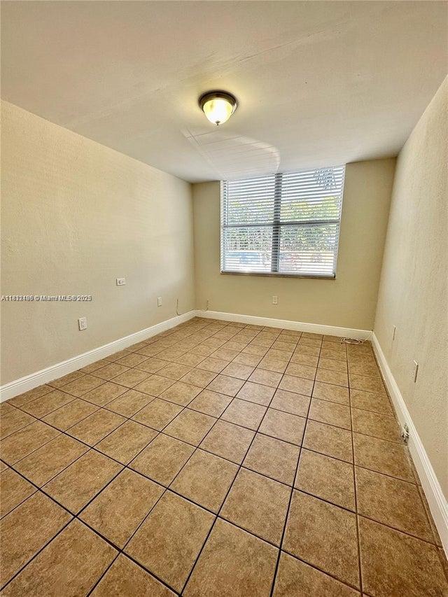 4 of 10 - 1800 Sans Souci Blvd 105, North Miami, FL