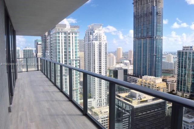 5 of 7 - 1300 S Miami Ave 3601, Miami, FL