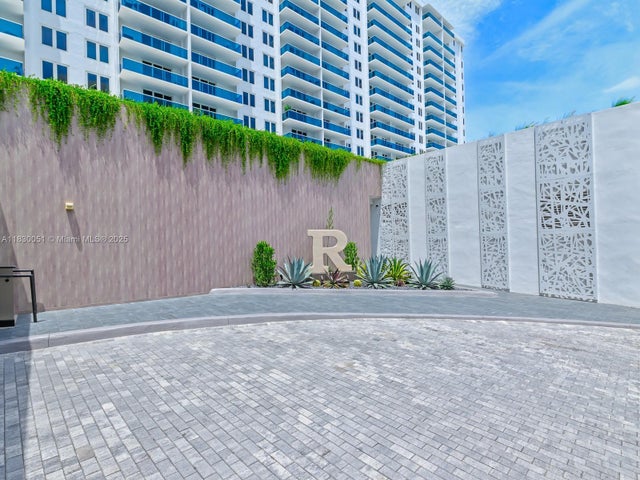 2 of 29 - 2301 Collins Ave 1631, Miami Beach, FL