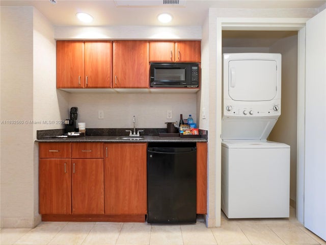 4 of 22 - 18001 Collins Ave 1107, Sunny Isles Beach, FL