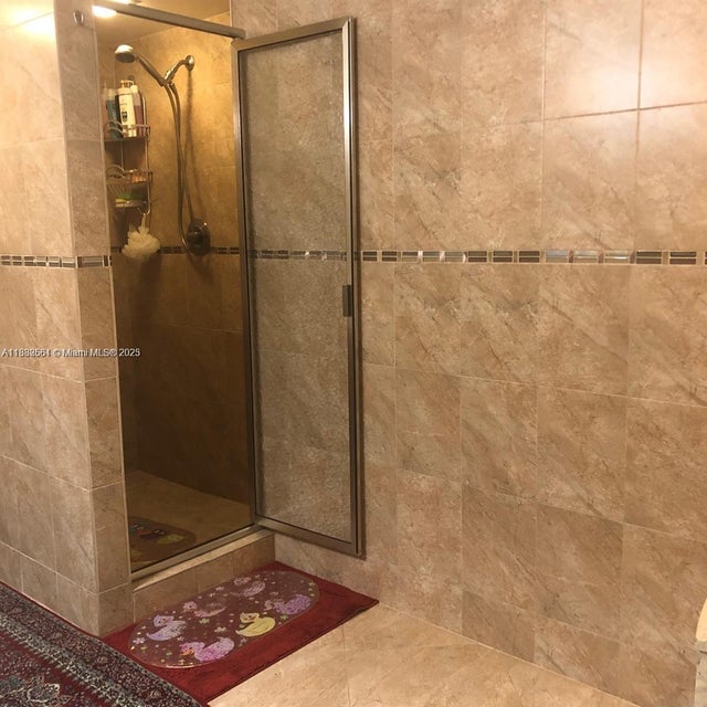 4 of 12 - 1865 S Ocean Dr 5h, Hallandale Beach, FL