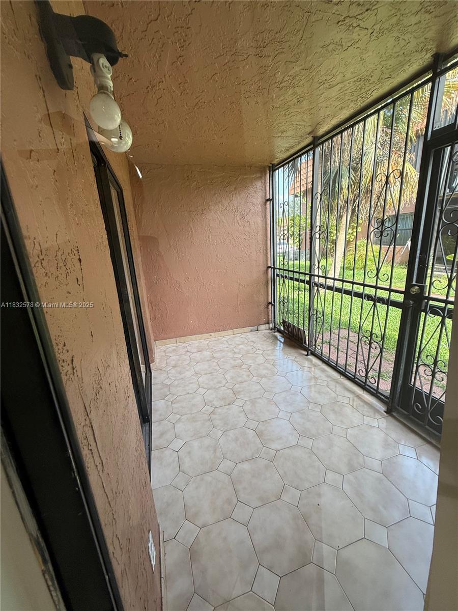 6515 W 27th Ct 49-12, Hialeah