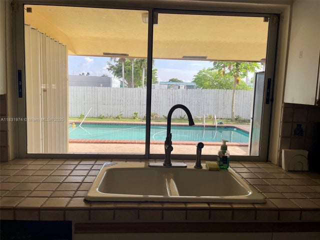 5 of 36 - 14409 Sw 141st Pl, Miami, FL
