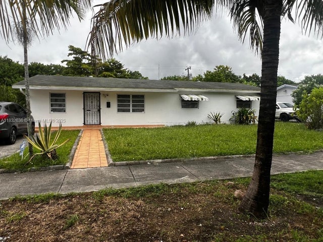 1 of 24 - 141 Ne 209th St, Miami Gardens, FL