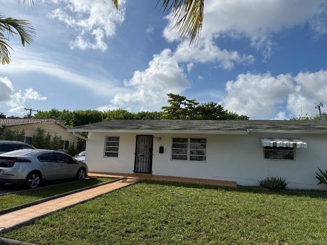 3 of 24 - 141 Ne 209th St, Miami Gardens, FL